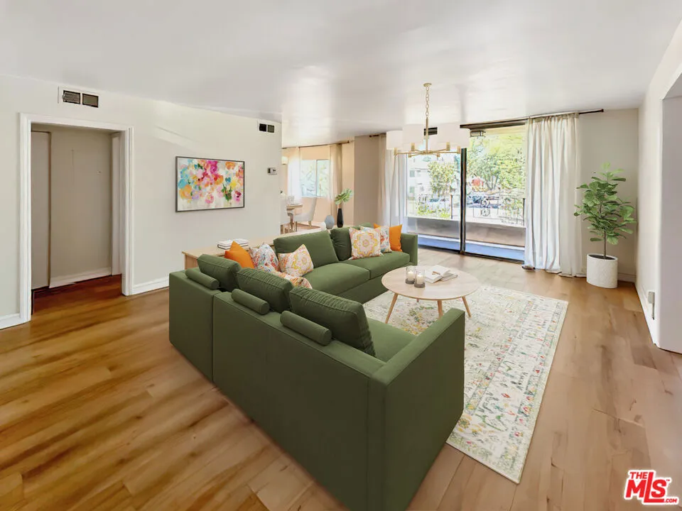 10707 Camarillo Street #116 Toluca Lake, CA 91602