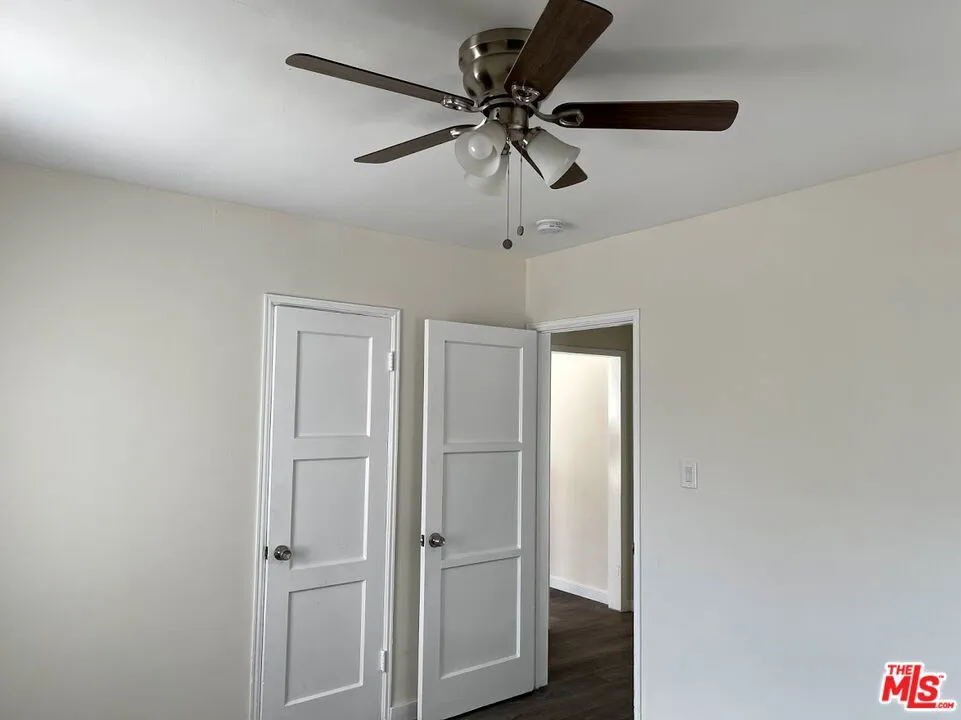 5113 W 20th Street Los Angeles, CA 90016