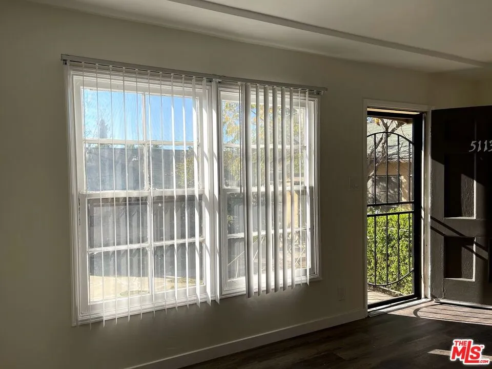 5113 W 20th Street Los Angeles, CA 90016