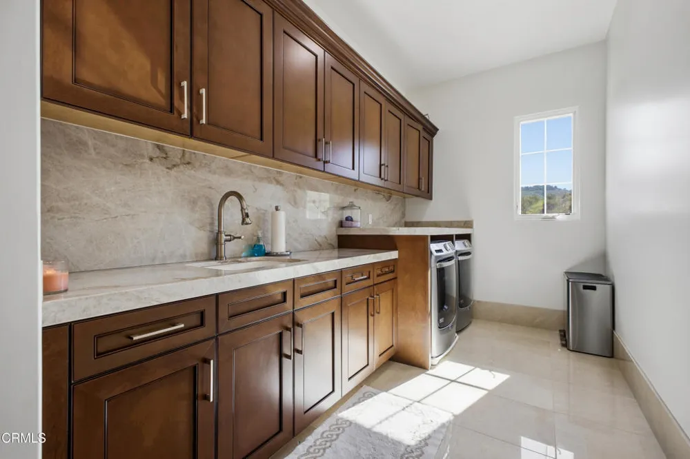 27417 Park Vista Road Agoura Hills, CA 91301