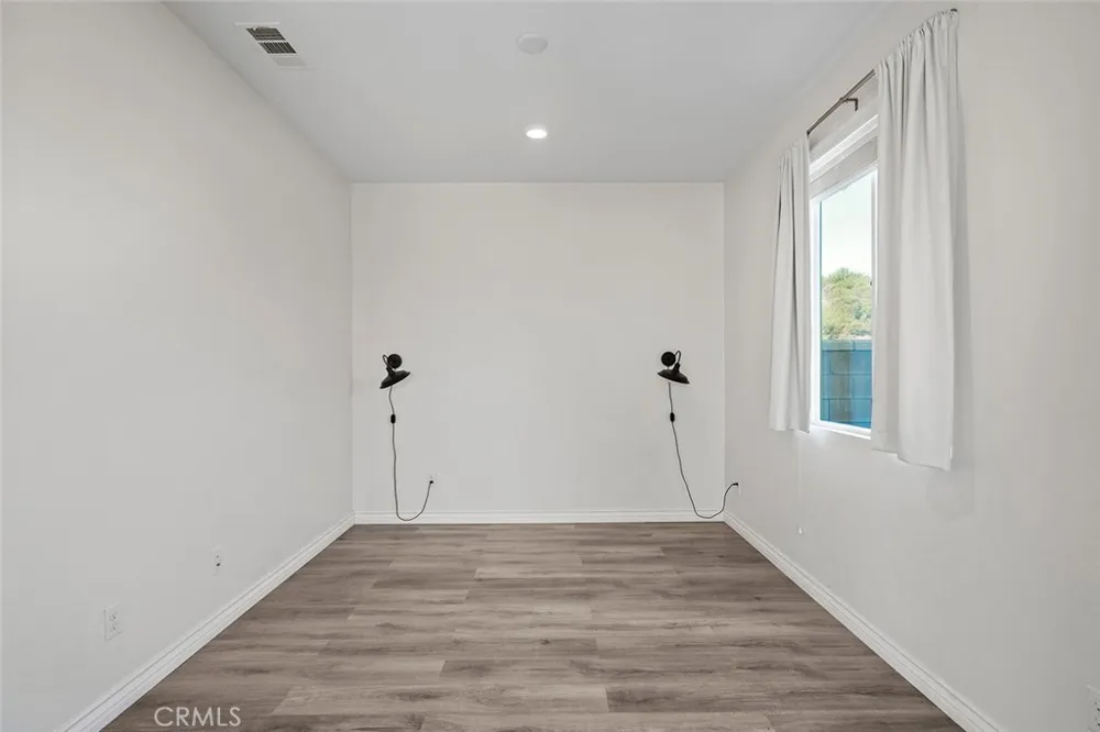 45750 Bassett Street Temecula, CA 92592