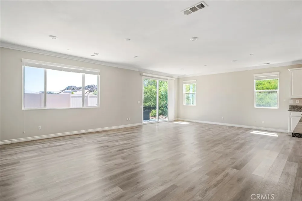 45750 Bassett Street Temecula, CA 92592