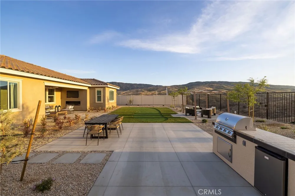 39273 Saddle Drive Palmdale, CA 93551