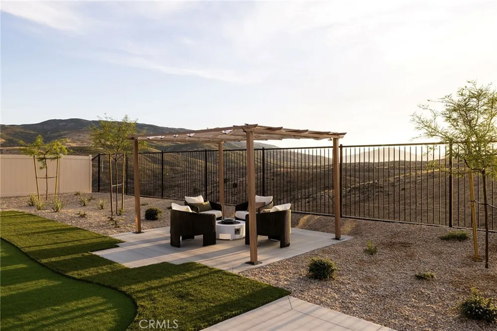 39273 Saddle Drive Palmdale, CA 93551