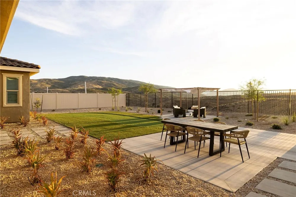39273 Saddle Drive Palmdale, CA 93551