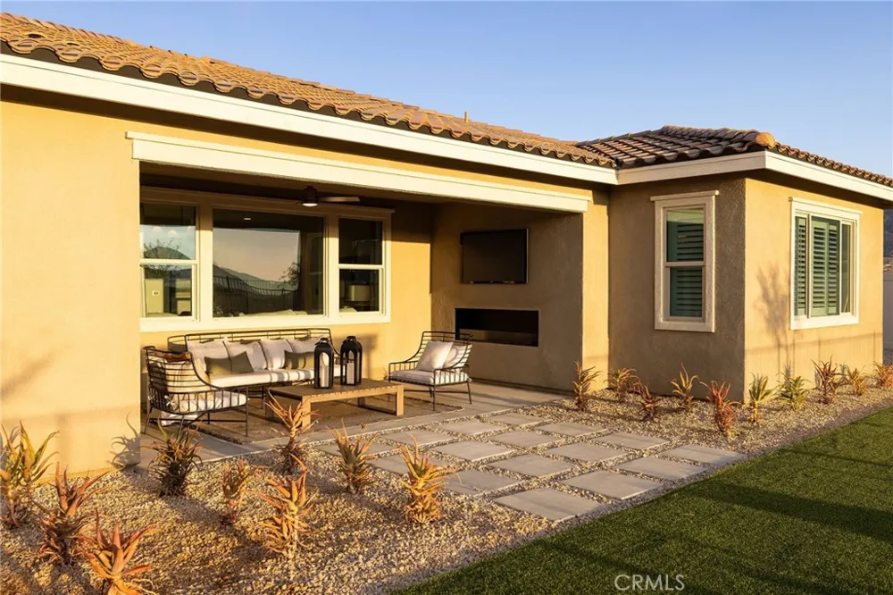 39273 Saddle Drive Palmdale, CA 93551
