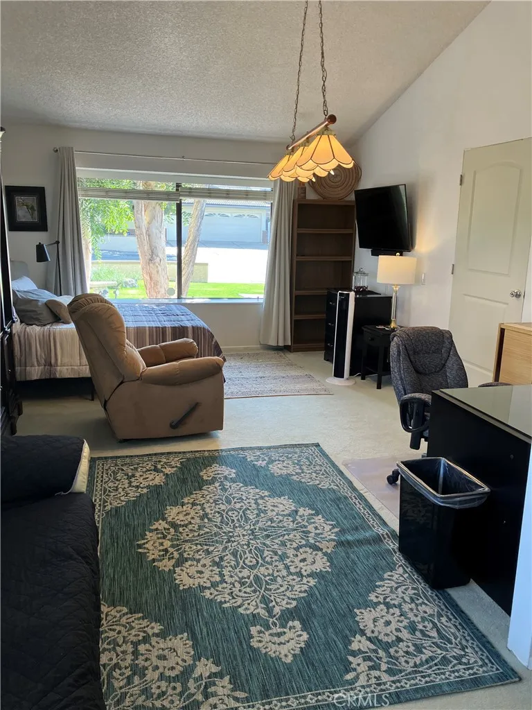 690 Ranchroad Orange, CA 92869