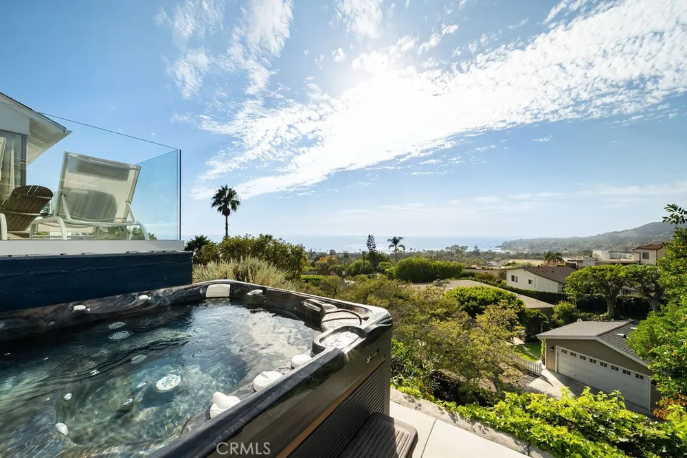 933 Coast View Laguna Beach, CA 92651
