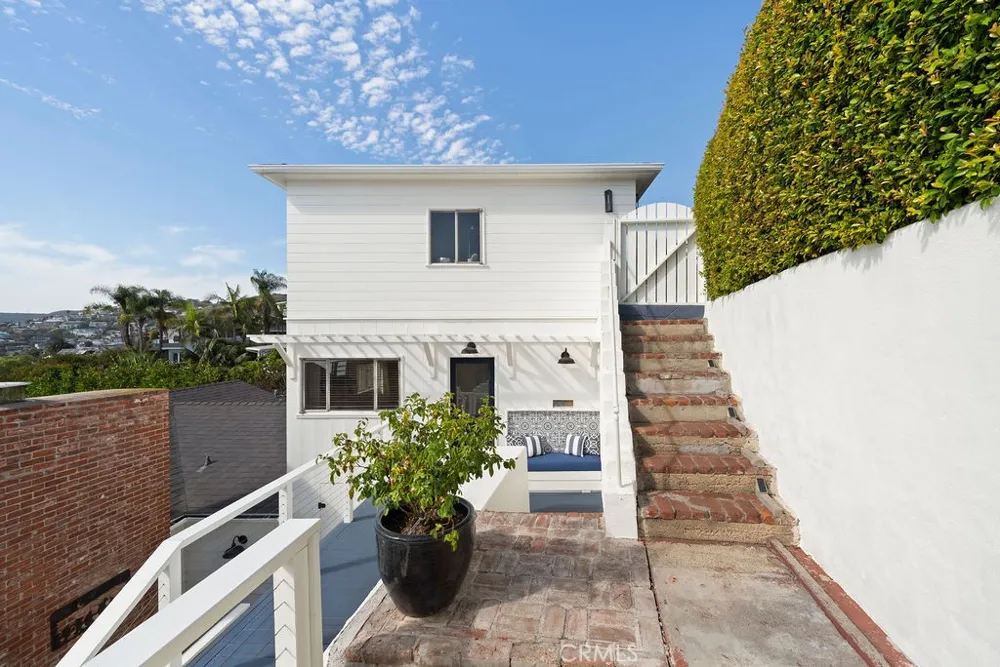 933 Coast View Laguna Beach, CA 92651