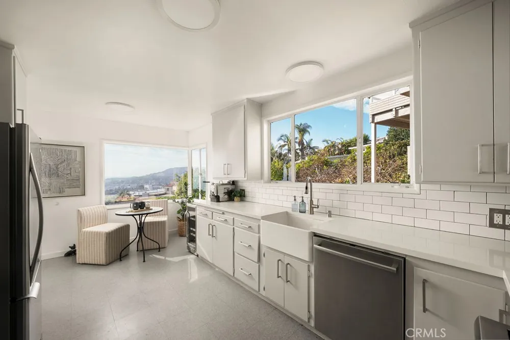 933 Coast View Laguna Beach, CA 92651