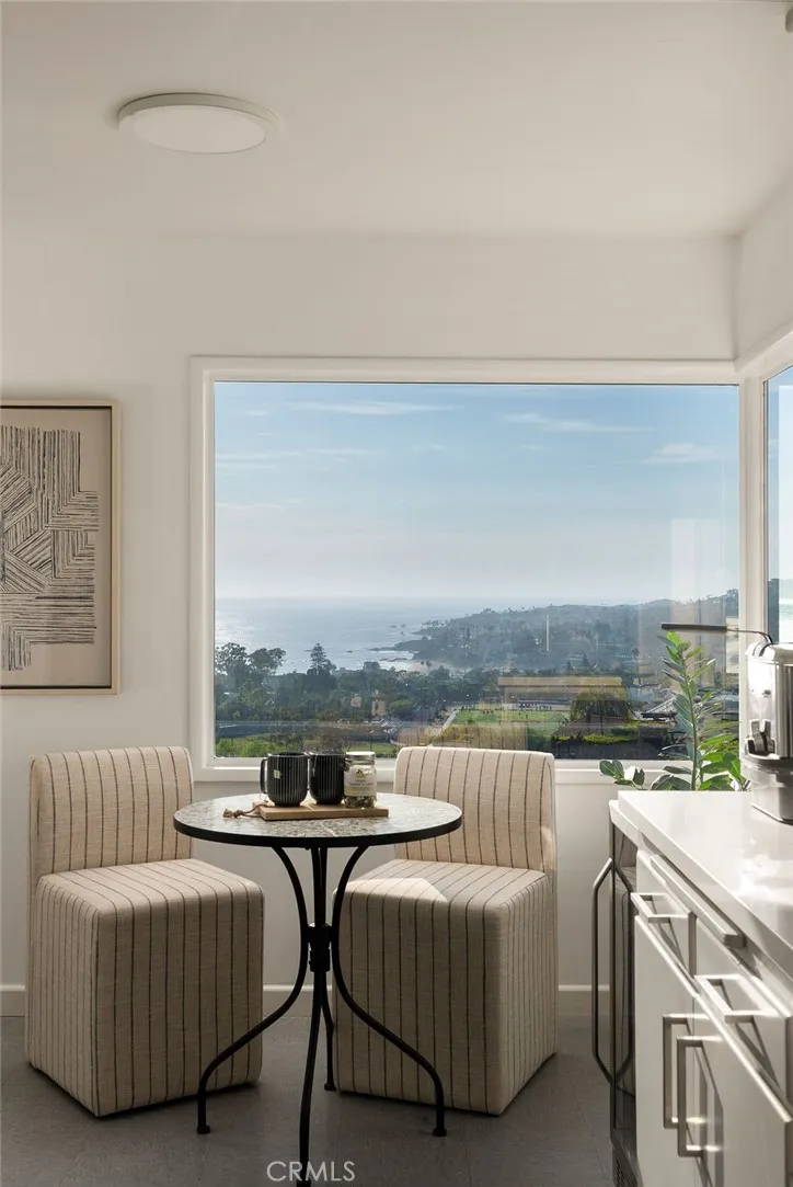 933 Coast View Laguna Beach, CA 92651