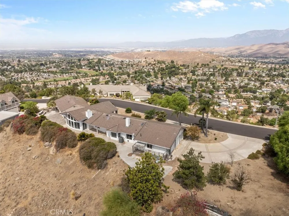 7350 Live Oak Riverside, CA 92509