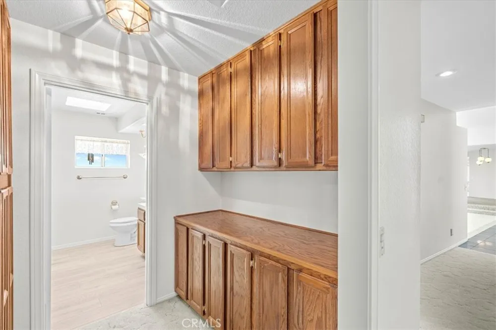 7350 Live Oak Riverside, CA 92509