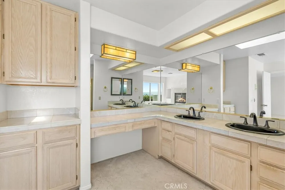7350 Live Oak Riverside, CA 92509
