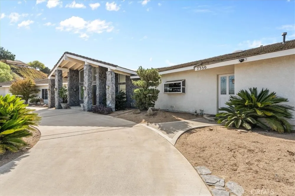 7350 Live Oak Riverside, CA 92509