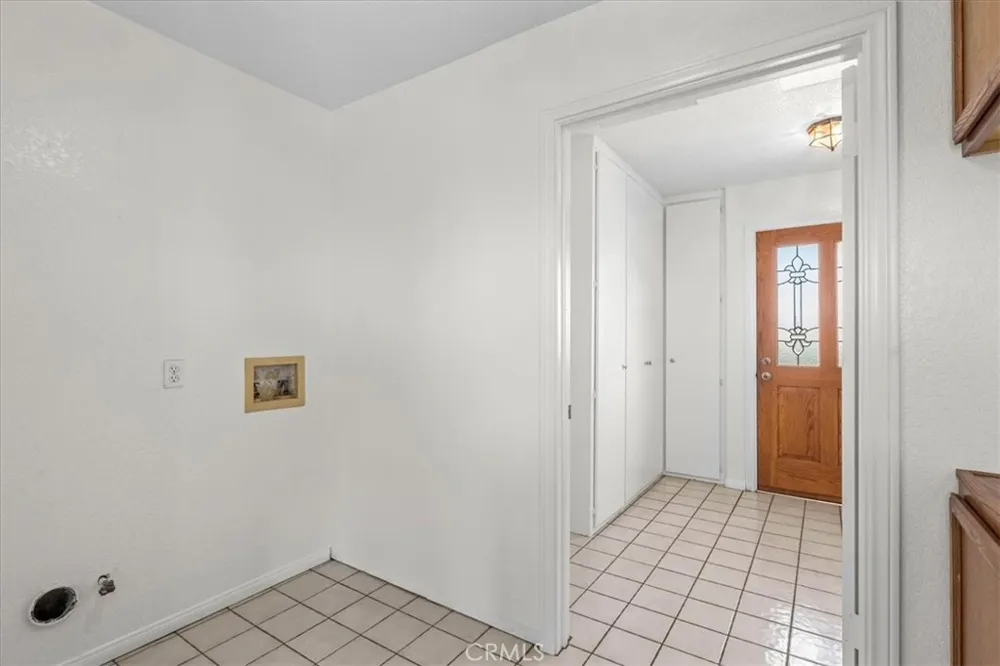 7350 Live Oak Riverside, CA 92509