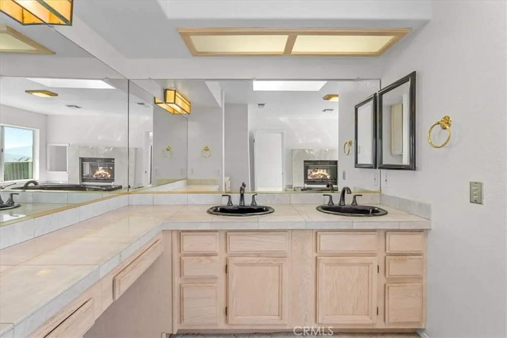 7350 Live Oak Riverside, CA 92509