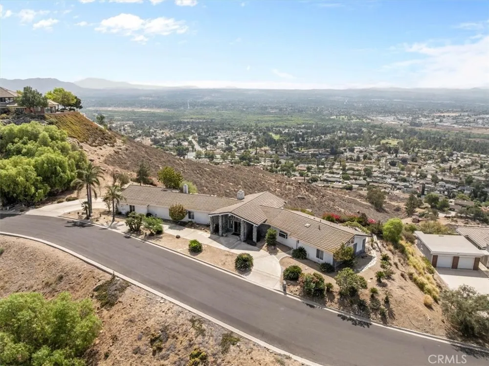 7350 Live Oak Riverside, CA 92509