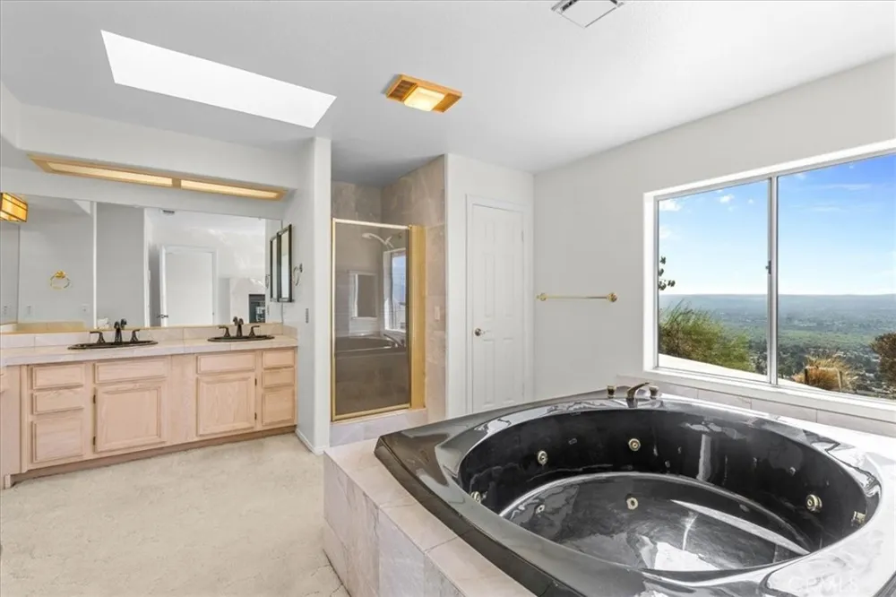 7350 Live Oak Riverside, CA 92509