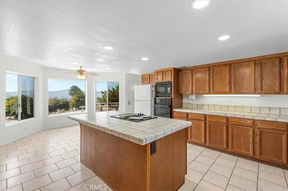 7350 Live Oak Riverside, CA 92509
