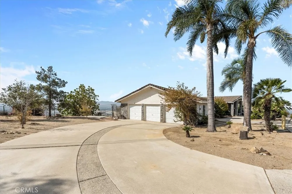 7350 Live Oak Riverside, CA 92509
