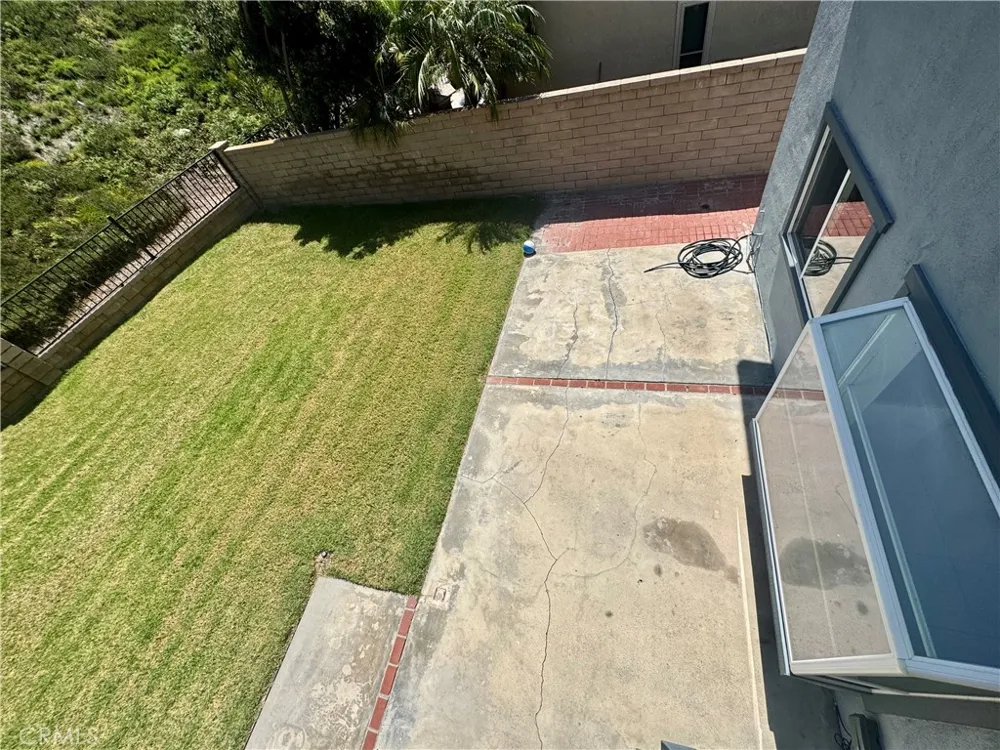 27084 Pinario Mission Viejo, CA 92692