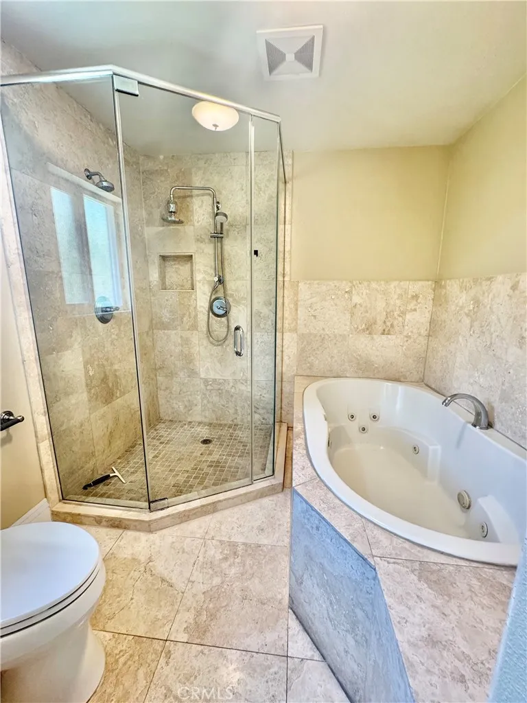 27084 Pinario Mission Viejo, CA 92692