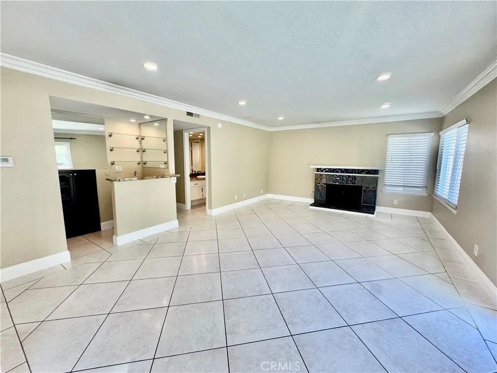 27084 Pinario Mission Viejo, CA 92692