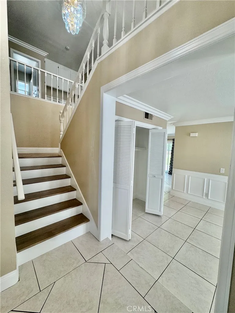 27084 Pinario Mission Viejo, CA 92692