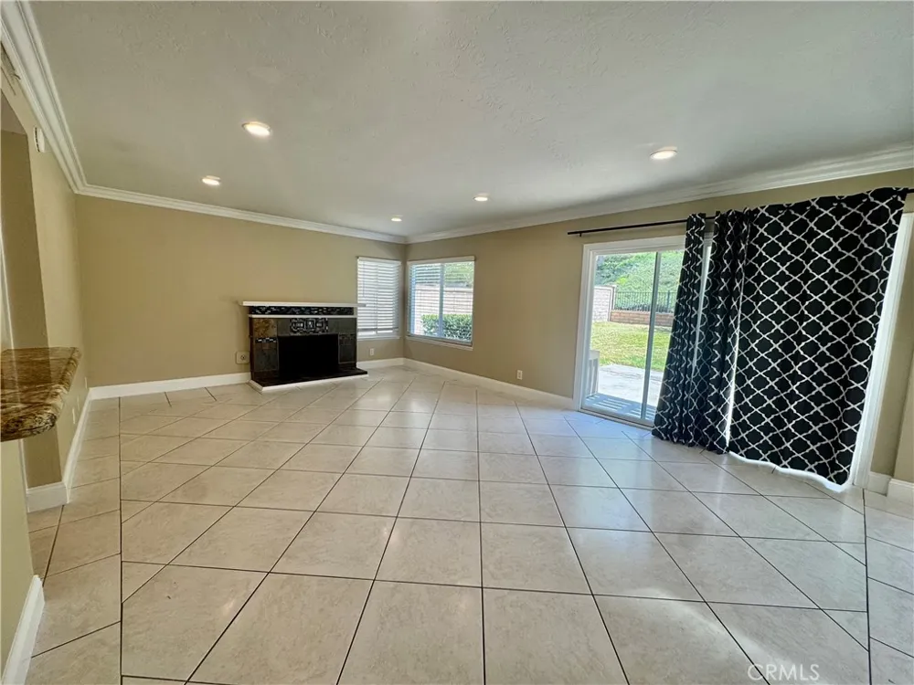 27084 Pinario Mission Viejo, CA 92692