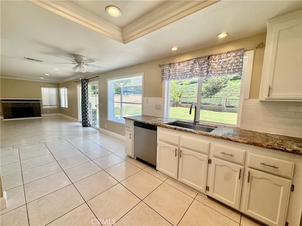 27084 Pinario Mission Viejo, CA 92692