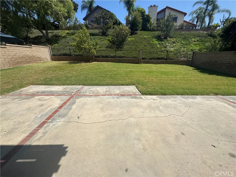 27084 Pinario Mission Viejo, CA 92692