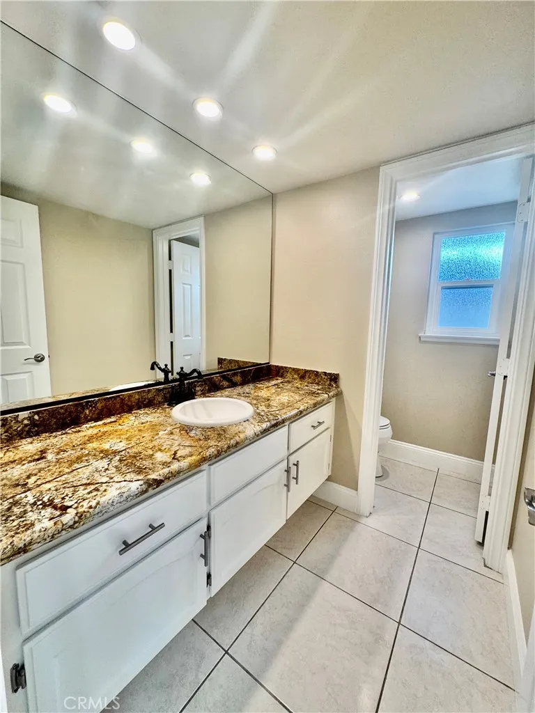 27084 Pinario Mission Viejo, CA 92692