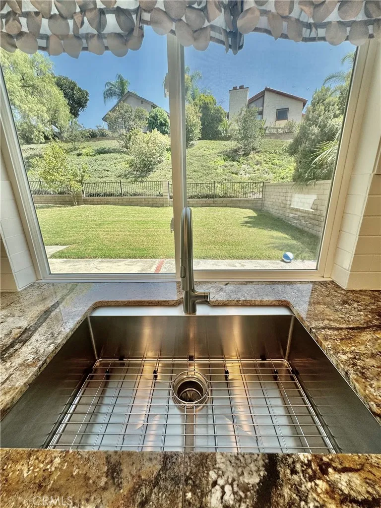27084 Pinario Mission Viejo, CA 92692
