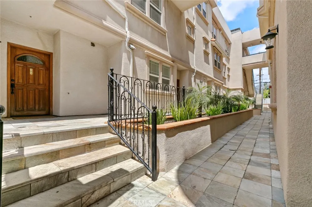 333 Milford Street #105 Glendale, CA 91203
