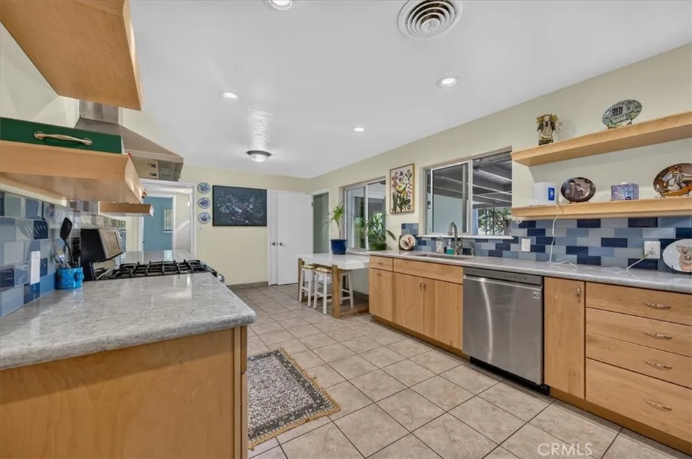 226 W Gettysburg Fresno, CA 93705