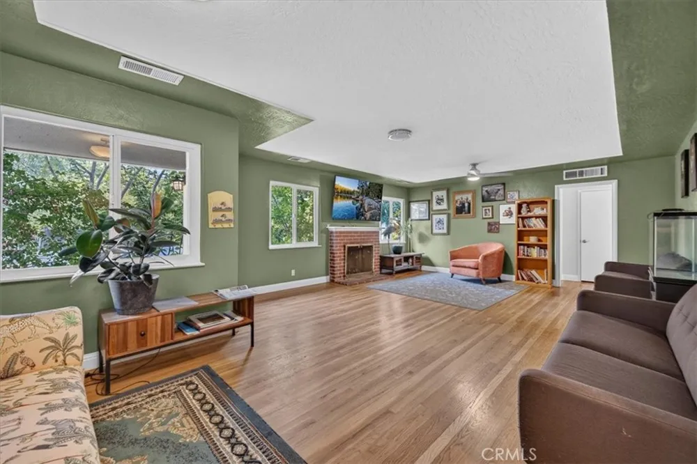226 W Gettysburg Fresno, CA 93705