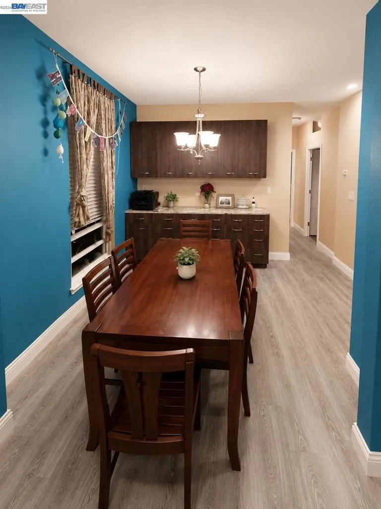 3015 E Bayshore Rd Redwood City, CA 94063