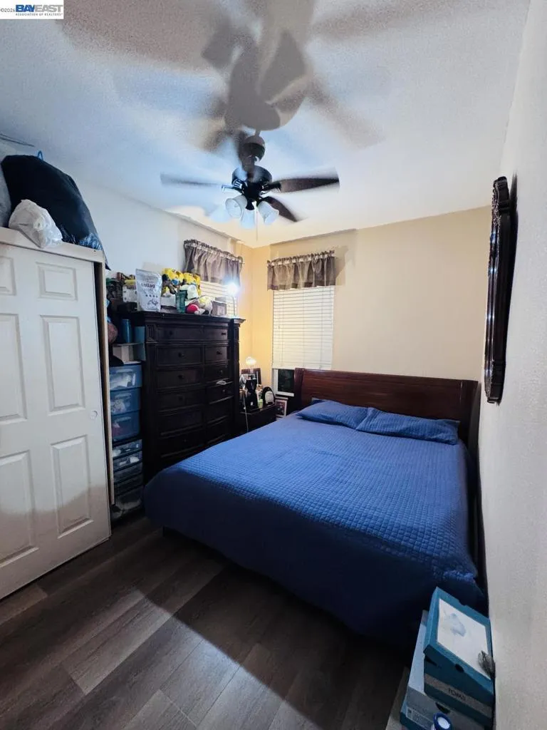 3015 E Bayshore Rd Redwood City, CA 94063