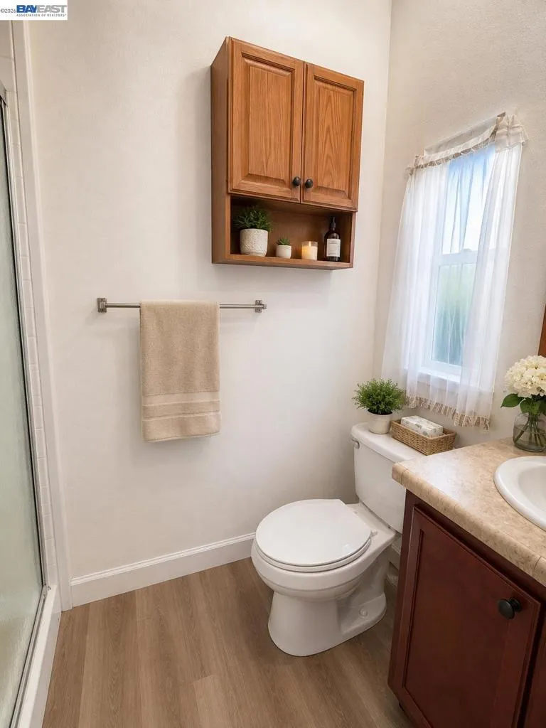 3015 E Bayshore Rd Redwood City, CA 94063