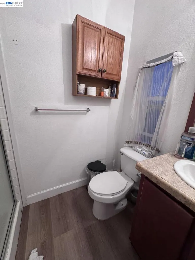 3015 E Bayshore Rd Redwood City, CA 94063