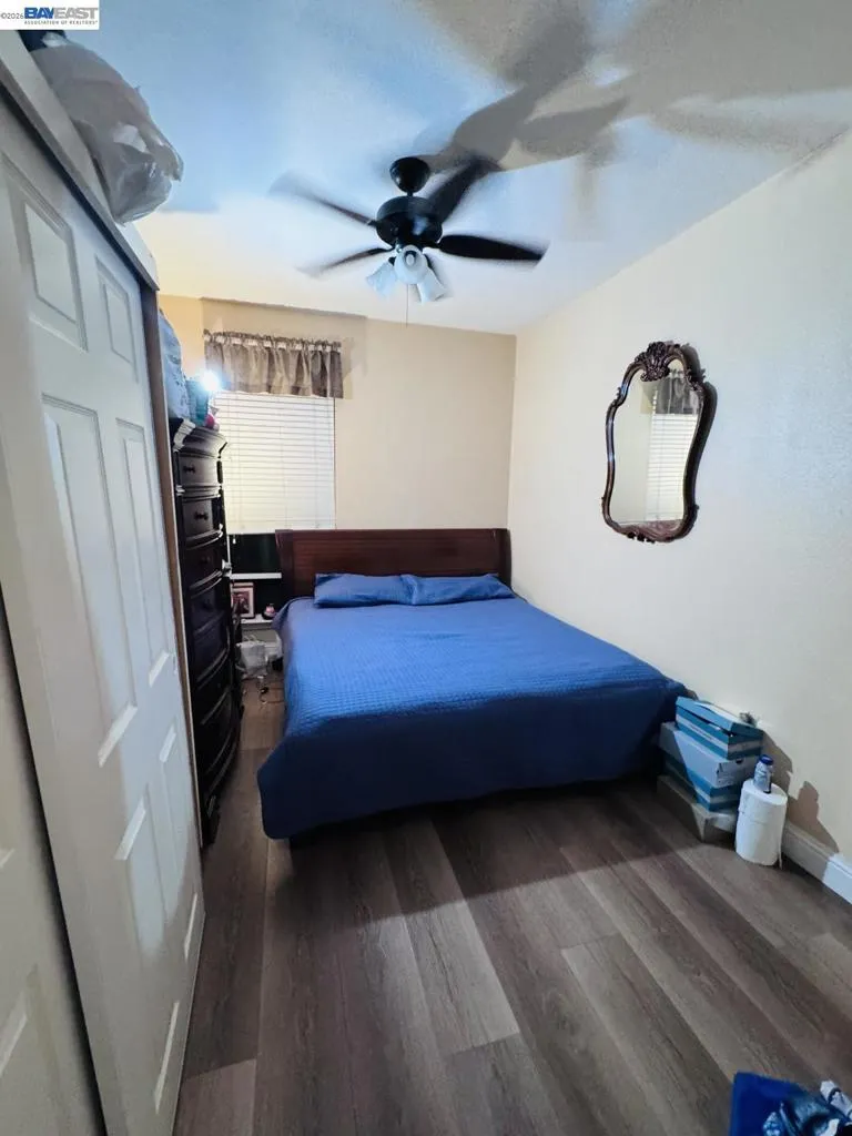 3015 E Bayshore Rd Redwood City, CA 94063