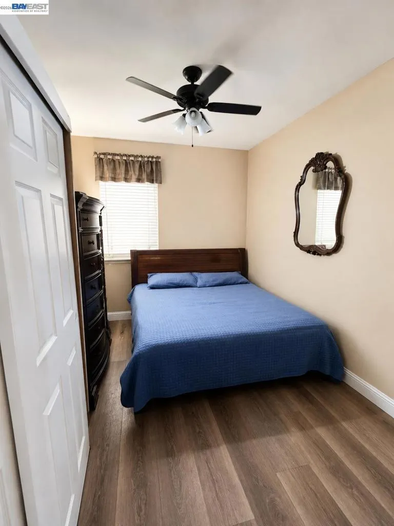 3015 E Bayshore Rd Redwood City, CA 94063