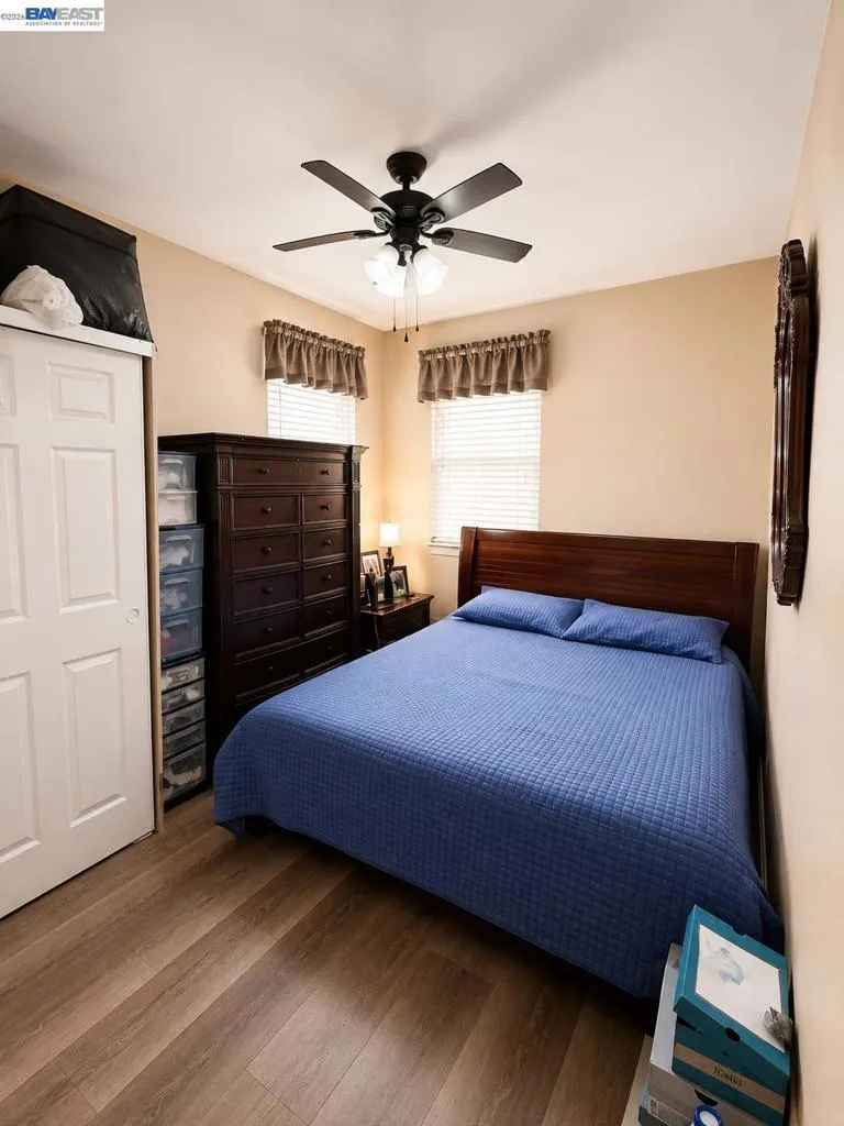 3015 E Bayshore Rd Redwood City, CA 94063
