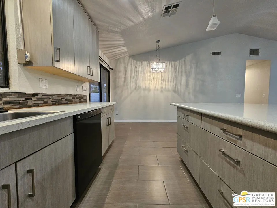68250 Durango Road Cathedral City, CA 92234