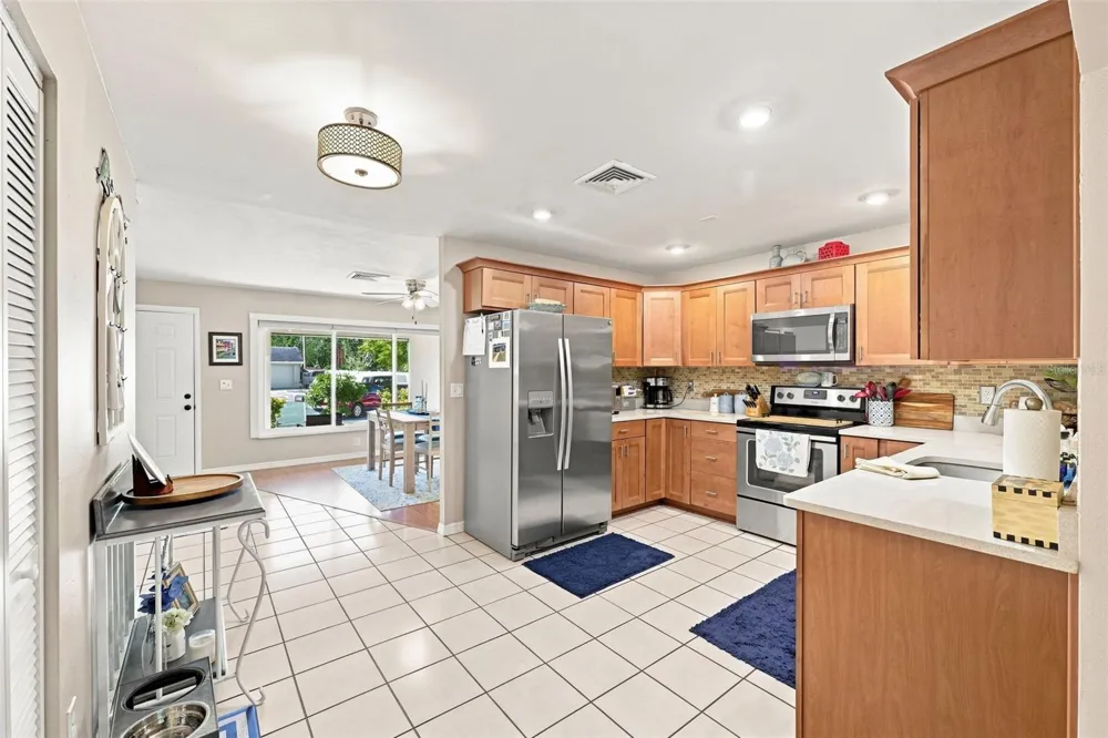 8037 POWDER HORN CIRCLE Largo, FL 33773