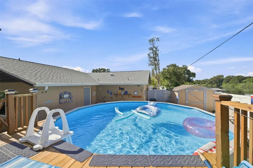 8037 POWDER HORN CIRCLE Largo, FL 33773