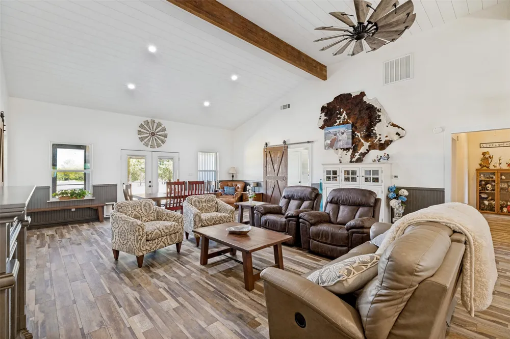 225 County Road 286 Collinsville, TX 76233