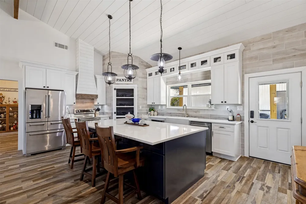 225 County Road 286 Collinsville, TX 76233
