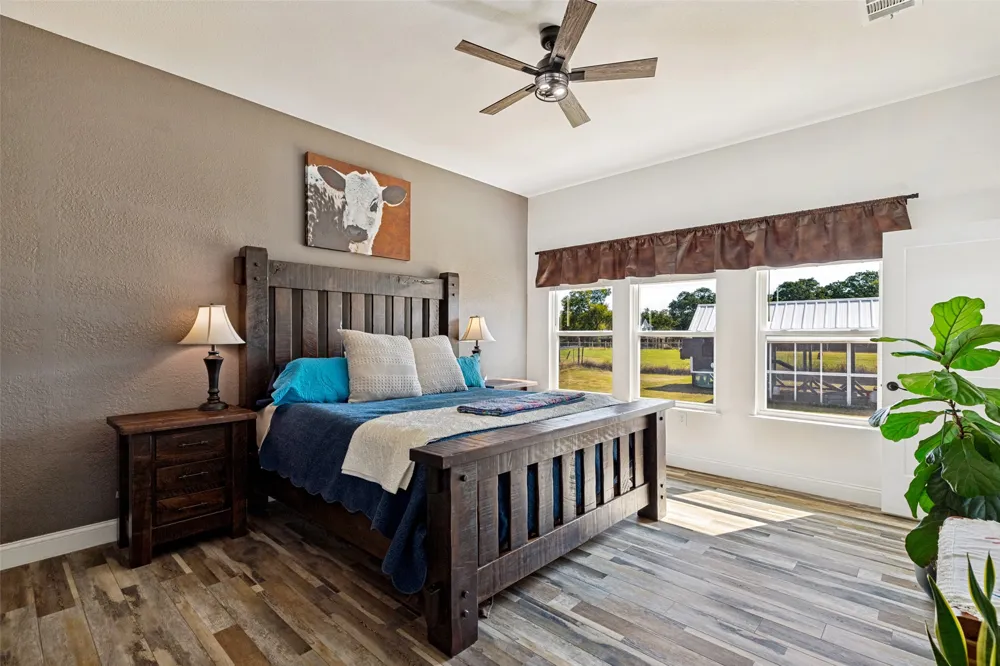 225 County Road 286 Collinsville, TX 76233